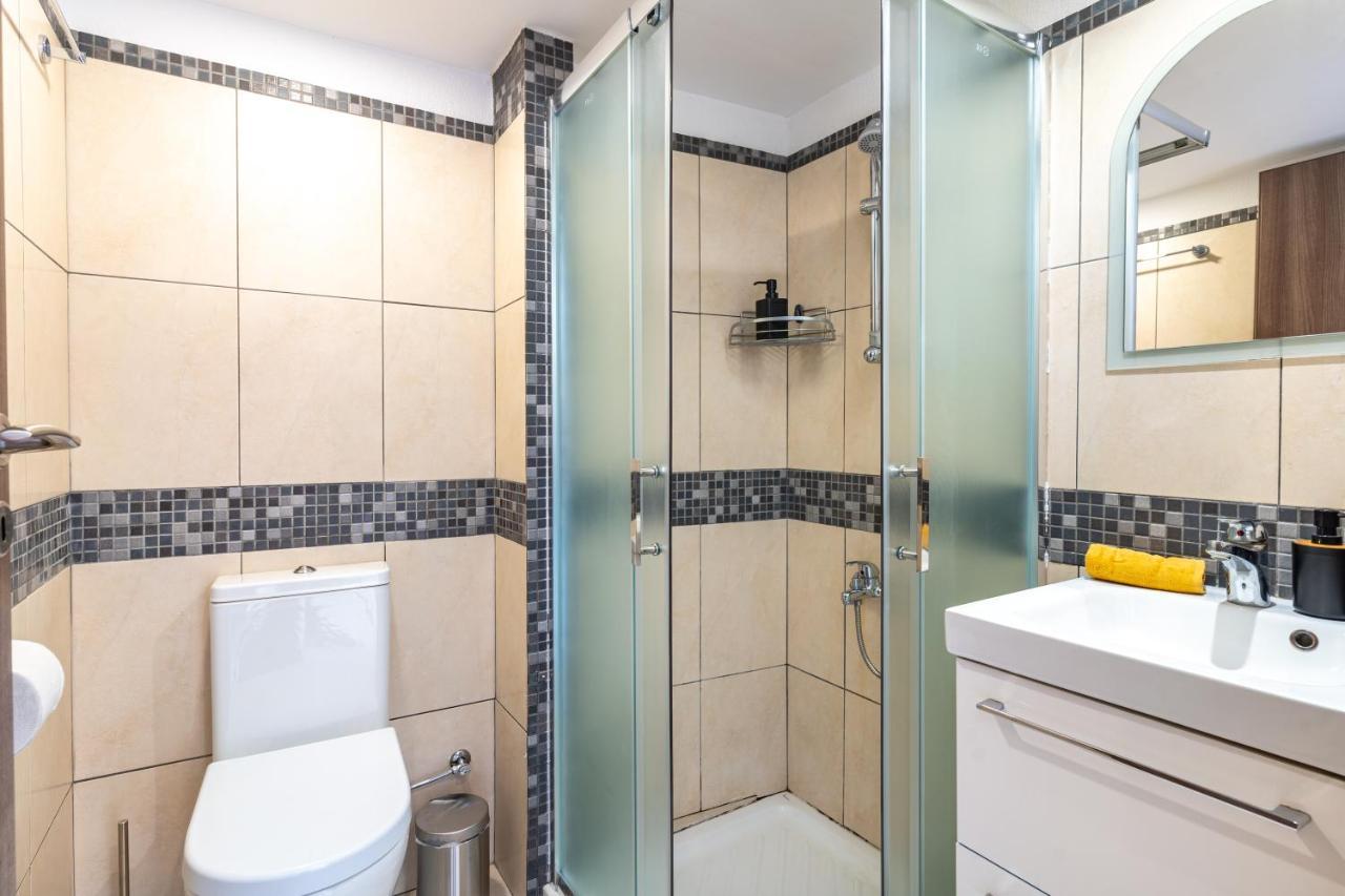 Made With Love 1-Br Apt By Finikoudes Beach Larnaca Exterior photo