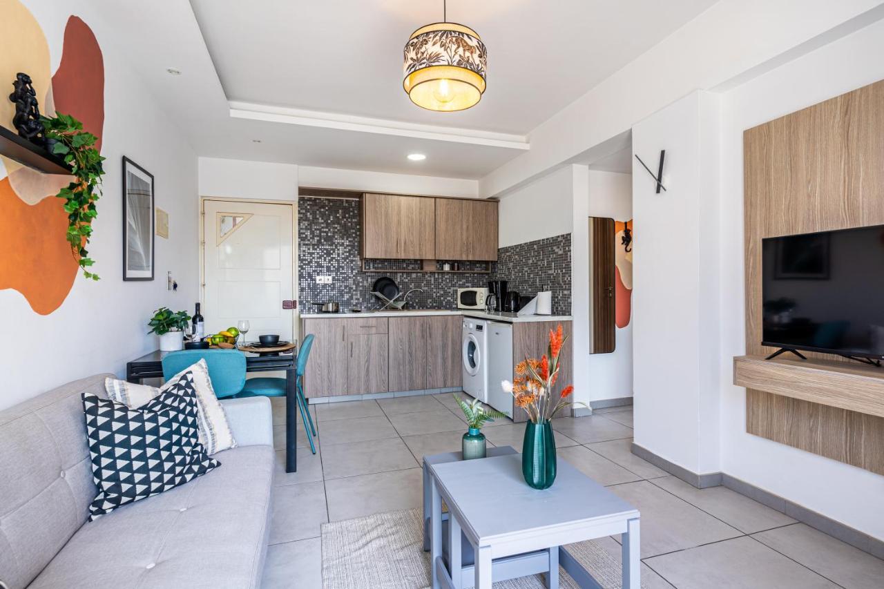 Made With Love 1-Br Apt By Finikoudes Beach Larnaca Exterior photo
