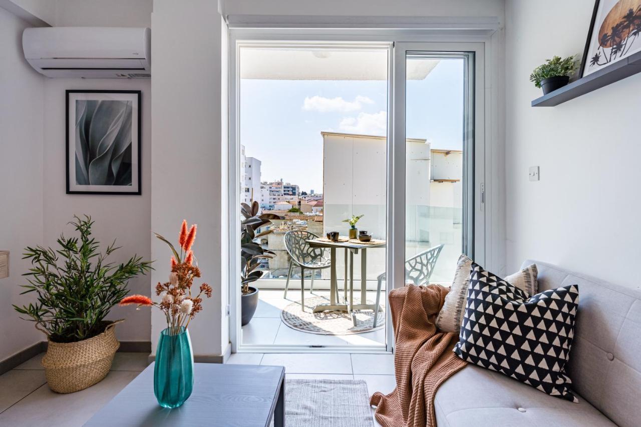 Made With Love 1-Br Apt By Finikoudes Beach Larnaca Exterior photo