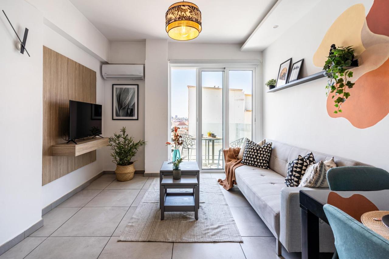 Made With Love 1-Br Apt By Finikoudes Beach Larnaca Exterior photo