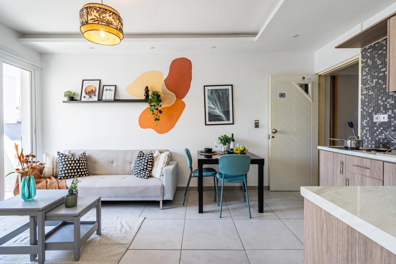 Made With Love 1-Br Apt By Finikoudes Beach Larnaca Exterior photo